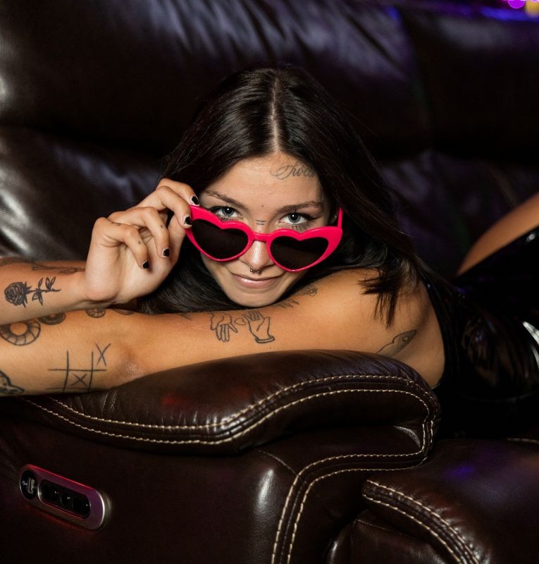 country rock strip club St Louis dancer